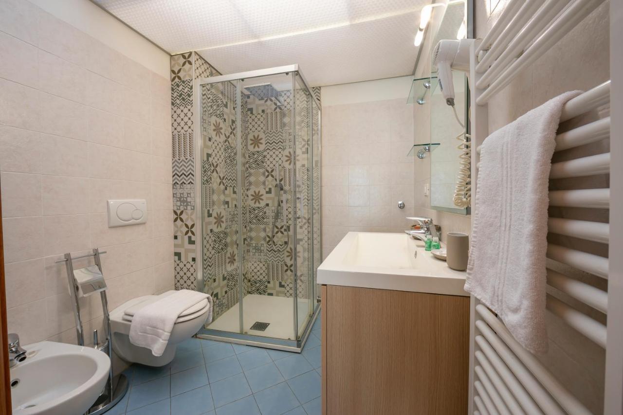 Le Stanze Del Lago Apartments โกโม ภายนอก รูปภาพ